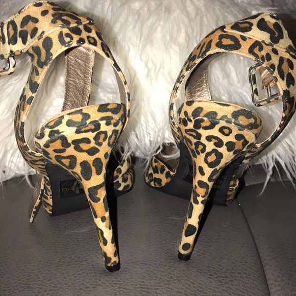 Leopard print Heels - Picture 2 of 2